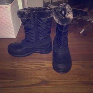 Snow boots only worn once